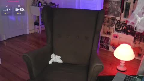 lia_grl online show from November 16, 2025, 2:50 am