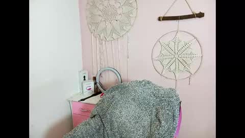 Snapshot of lia_hottie chatting on December 2, 2024, 9:35 am Lia online show from December 2, 2024, 9:35 am