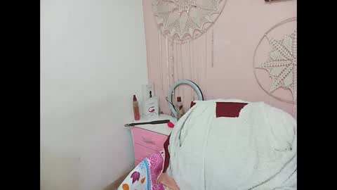 Snapshot of lia_hottie chatting on December 10, 2024, 11:00 am Lia online show from December 10, 2024, 11:00 am