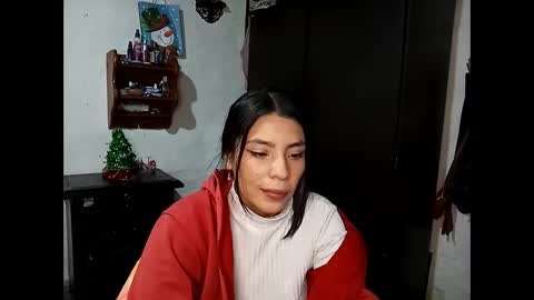 Snapshot of lia_hottie chatting on December 17, 2024, 4:12 am Lia online show from December 17, 2024, 4:12 am