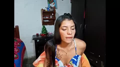 Snapshot of lia_hottie chatting on December 18, 2024, 10:19 am Lia online show from December 18, 2024, 10:19 am