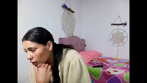 Snapshot of lia_hottie chatting on May 13, 2026, 10:17 pm Lia online show from May 13, 2026, 10:17 pm
