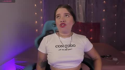 lia_little18 online show from February 6, 2025, 3:37 am