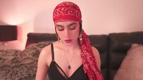 Snapshot of lia_mackenzie chatting on December 4, 2025, 8:06 pm liaa online show from December 4, 2025, 8:06 pm