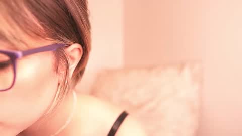 Snapshot of lia_mackenzie chatting on February 18, 2026, 9:22 pm liaa online show from February 18, 2026, 9:22 pm