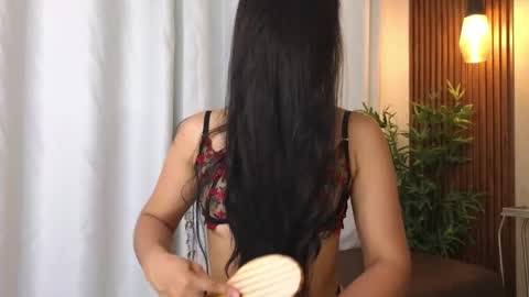 LIA online show from October 3, 2025, 6:16 pm