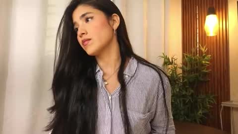 LIA online show from October 6, 2025, 9:34 pm