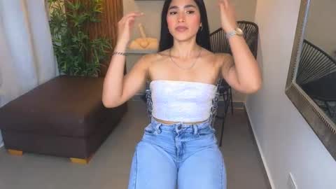 LIA online show from October 16, 2025, 6:42 pm