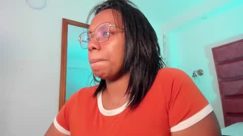 lia_mariana online show from June 14, 2026, 10:23 pm