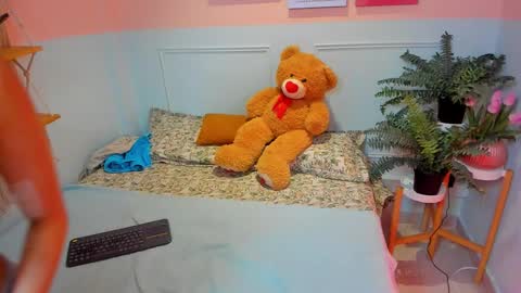 Lia monnet  online show from March 5, 2026, 11:39 am