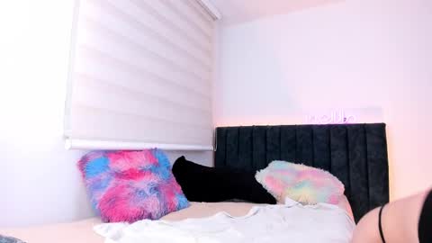 Snapshot of lia_queen610 chatting on February 13, 2025, 9:38 pm Little Queen Lia online show from February 13, 2025, 9:38 pm