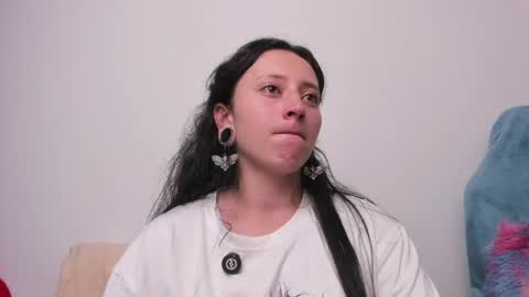 Snapshot of lia_queen610 chatting on June 1, 2026, 1:18 am Little Queen Lia online show from June 1, 2026, 1:18 am