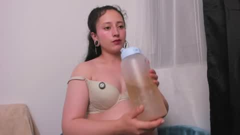 Snapshot of lia_queen610 chatting on June 8, 2026, 1:28 am Little Queen Lia online show from June 8, 2026, 1:28 am