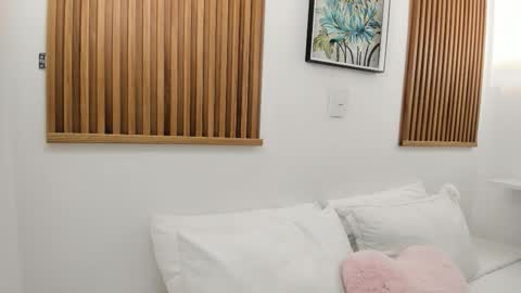 Snapshot of lia_quinn chatting on December 14, 2025, 3:45 am Lia online show from December 14, 2025, 3:45 am