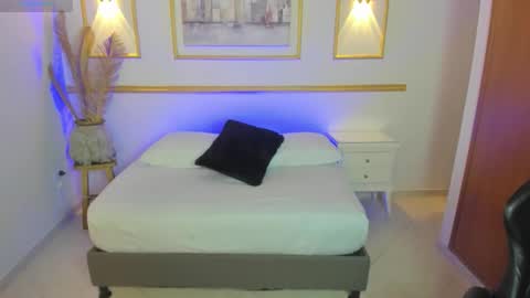 Lia  online show from December 19, 2025, 2:40 am