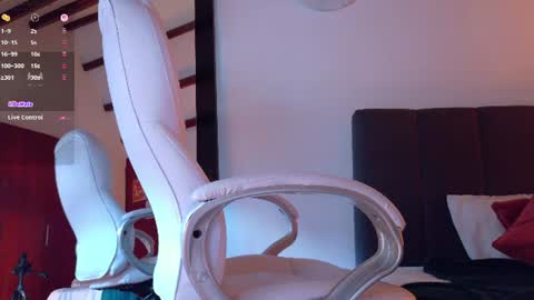 Snapshot of lia_tinez chatting on July 6, 2026, 10:01 pm Lia online show from July 6, 2026, 10:01 pm