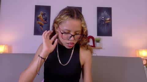 Snapshot of lia_valmont_18 chatting on May 3, 2026, 6:47 pm Juliana online show from May 3, 2026, 6:47 pm