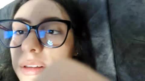 Snapshot of liaa_cute_ chatting on December 21, 2024, 3:25 am lia online show from December 21, 2024, 3:25 am