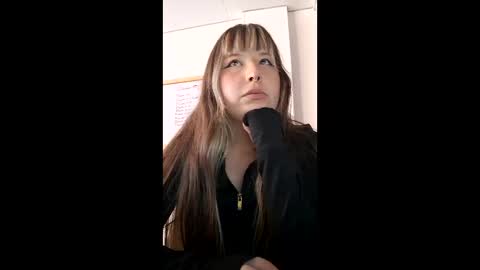 Karol  online show from May 6, 2026, 10:04 pm