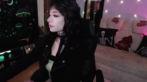 Snapshot of liaa_rodriguezz chatting on December 14, 2025, 1:00 am Liaa online show from December 14, 2025, 1:00 am