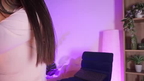 Lia  online show from April 25, 2026, 1:41 pm