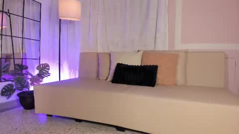 Snapshot of liaamoon_ chatting on July 25, 2026, 12:25 pm Lia online show from July 25, 2026, 12:25 pm