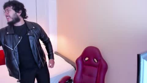 Snapshot of liabell_ chatting on August 1, 2026, 12:04 pm Lia Bell online show from August 1, 2026, 12:04 pm