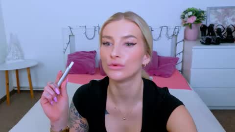 Snapshot of liabeninix chatting on March 16, 2026, 12:31 pm Lia online show from March 16, 2026, 12:31 pm