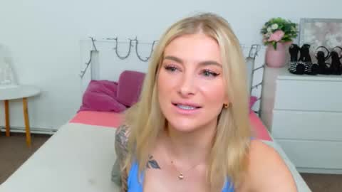 Snapshot of liabeninix chatting on March 20, 2026, 11:59 am Lia online show from March 20, 2026, 11:59 am