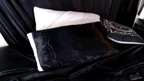 Lia Divina online show from February 8, 2025, 4:25 pm