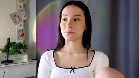 Snapshot of liaglamour chatting on December 4, 2024, 8:45 am Lia online show from December 4, 2024, 8:45 am