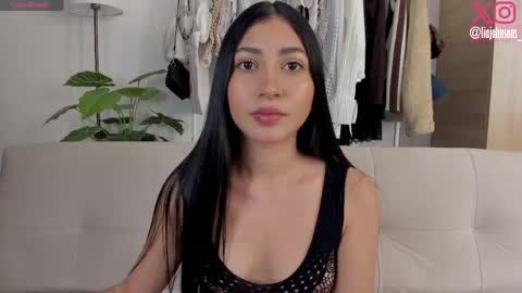 Lia Johnsons online show from May 7, 2026, 1:55 am
