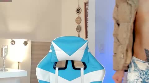 Liam online show from September 14, 2025, 11:04 pm