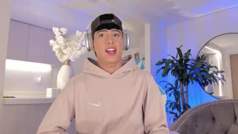 Liam online show from February 26, 2026, 2:32 am