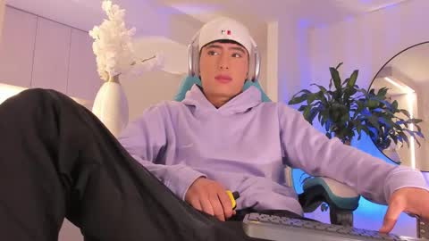 Liam online show from March 2, 2026, 3:30 am