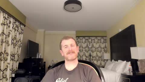 Snapshot of liam_1985 chatting on February 8, 2025, 12:38 am Liam online show from February 8, 2025, 12:38 am