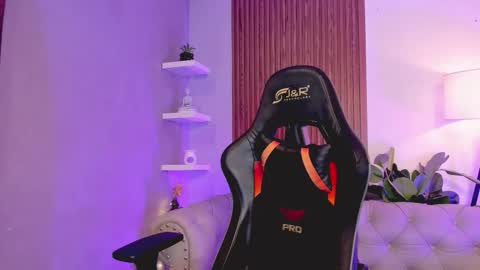 Liam Collins online show from December 15, 2025, 11:47 am