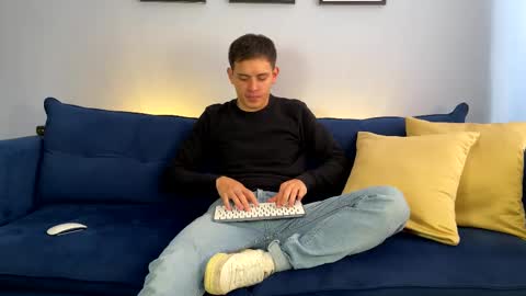 Liam online show from February 10, 2025, 2:37 pm