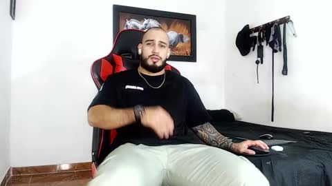 liam_k18 online show from December 8, 2024, 4:14 am
