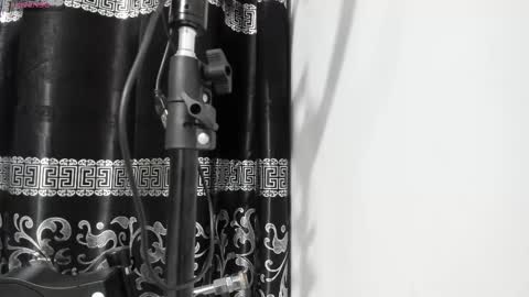 LIAM KLEIN online show from March 10, 2025, 11:21 am