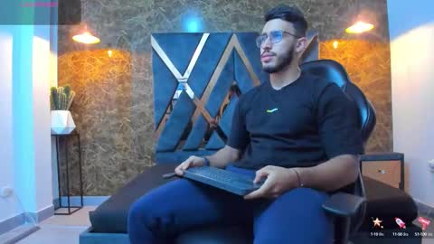 LIAM KLEIN online show from September 12, 2025, 11:10 am