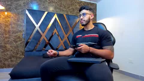 LIAM KLEIN online show from September 25, 2025, 11:25 am