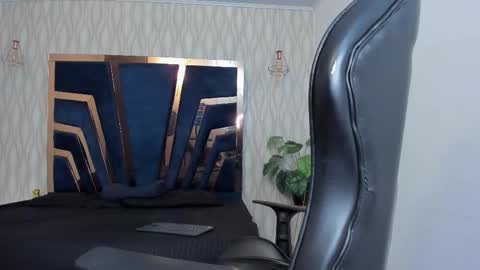 LIAM KLEIN online show from February 15, 2026, 8:27 pm