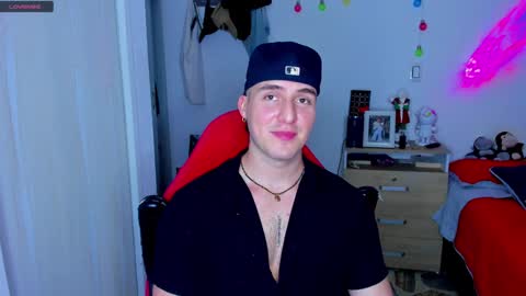 Snapshot of liam_oficial chatting on December 13, 2024, 7:15 am liam online show from December 13, 2024, 7:15 am