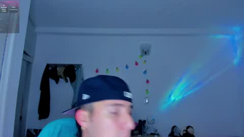 Snapshot of liam_oficial chatting on January 14, 2025, 3:01 am liam online show from January 14, 2025, 3:01 am