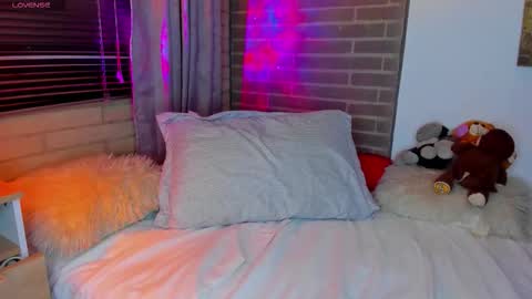 liam online show from December 21, 2025, 3:46 am