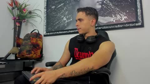 Liam online show from December 27, 2024, 8:39 pm