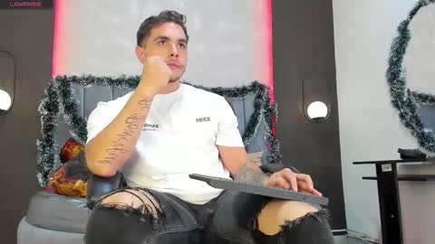 Liam online show from December 4, 2025, 11:24 pm