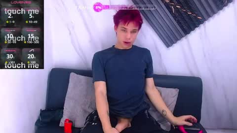 liam_york online show from April 23, 2026, 2:35 am