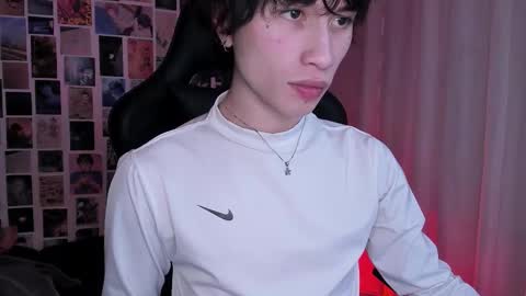 Liam online show from November 19, 2025, 5:07 am